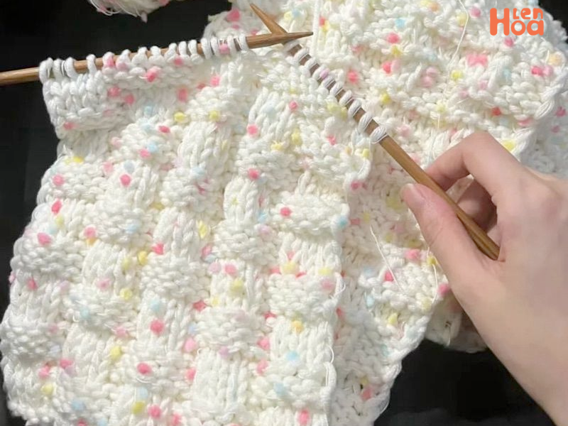 Khăn len handmade được hoàn thiện bằng cách đan len dễ nhất cho người mới bắt đầu